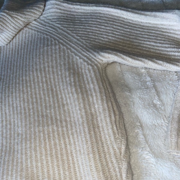 Garage Knit Turtle Neck - Picture 6 of 7